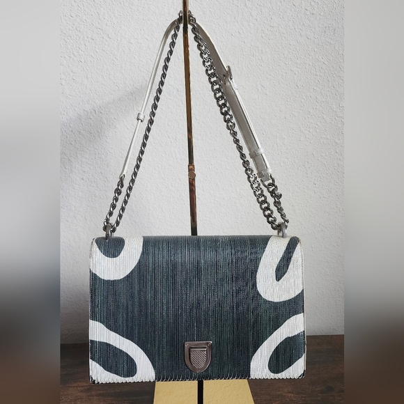 Christian Dior Large Diorama Flap Bag - Picture 1 of 14
